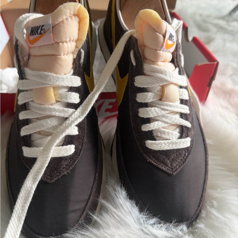 Nike Waffle 2 Trainers